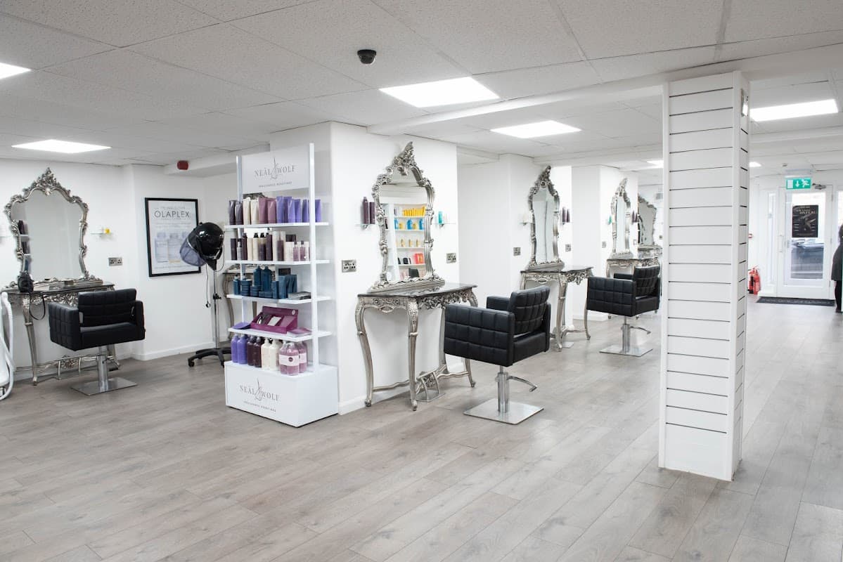 Jennifer Holmes Hair & Beauty Collective