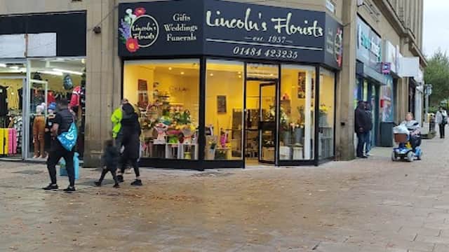 Lincoln's Florists - Florists in huddersfield