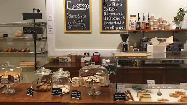L'eclair Patisserie - Bakers in farsley