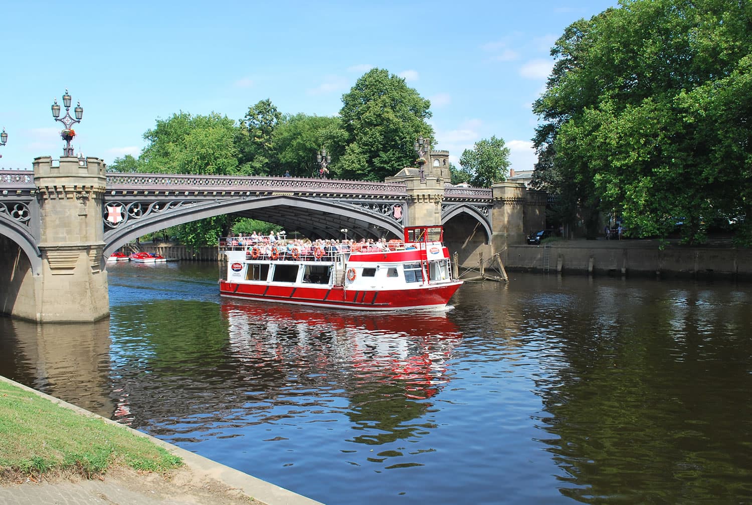 City Cruises logo