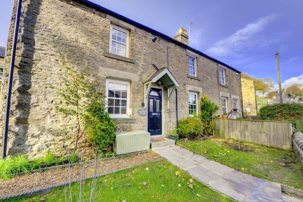 Gallowgate Cottage - Dog friendly cottage (sleeps 4 in 2 double rooms)