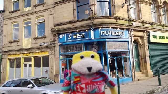 Dining at Three Wise Monkeys in todmorden