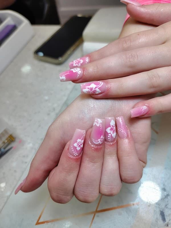 UK NAILS & SPA