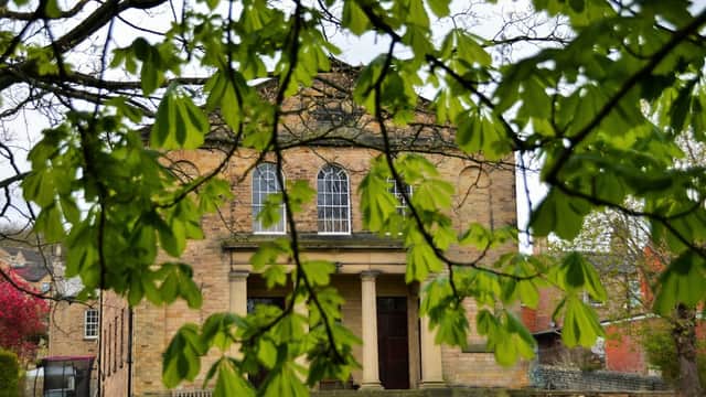 Hopton United Reformed Churchyard - Cemeteries in mirfield