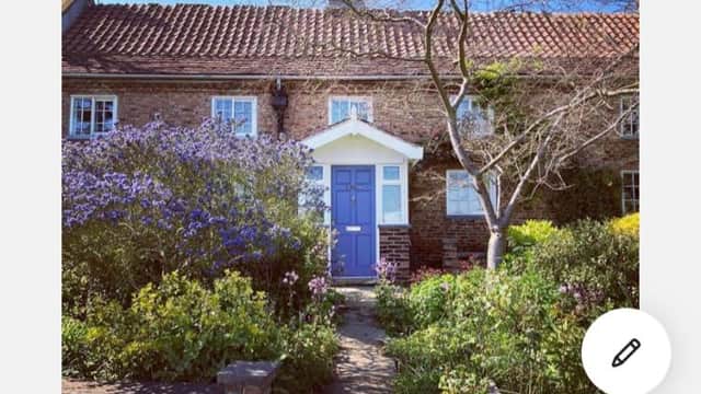 Accommodation at farmhouse , quirky 3/4bed period home with hot tub in gate helmsley