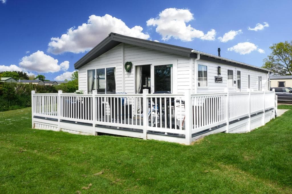 Stunning 6 berth lodge for hire at Skipsea Sands
