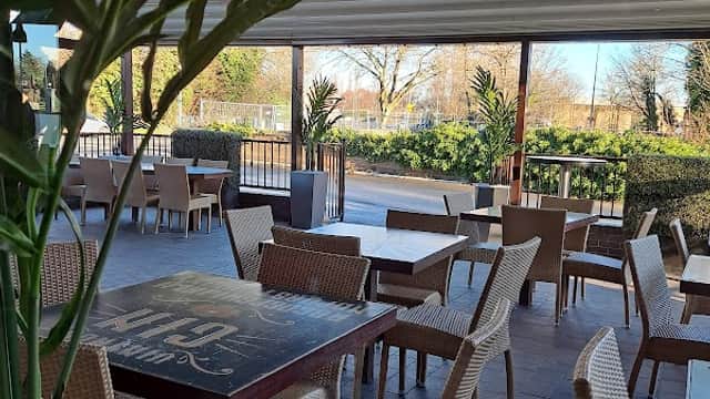 Dining at Lounge Bar & Grill in hessle