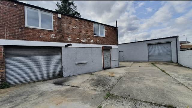 Bay2 Auto Customs - Garages in normanton