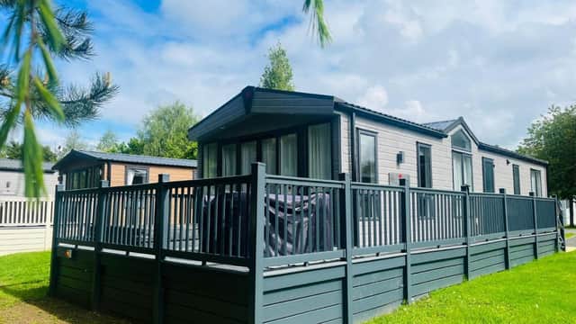 Coopers Corner, Lodge with Hot Tub, York, Yorkshire