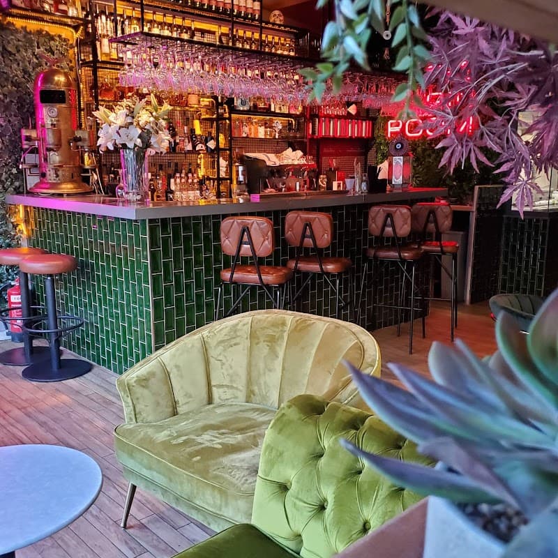 Santorini Bar & Grill
