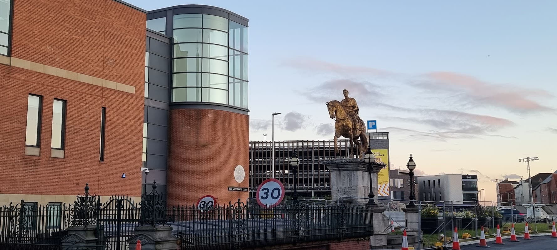 Kingston-upon-Hull & Holderness Magistrates' Court