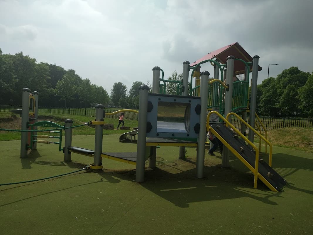 Belle Vue Ave, Hyde Park Play Area