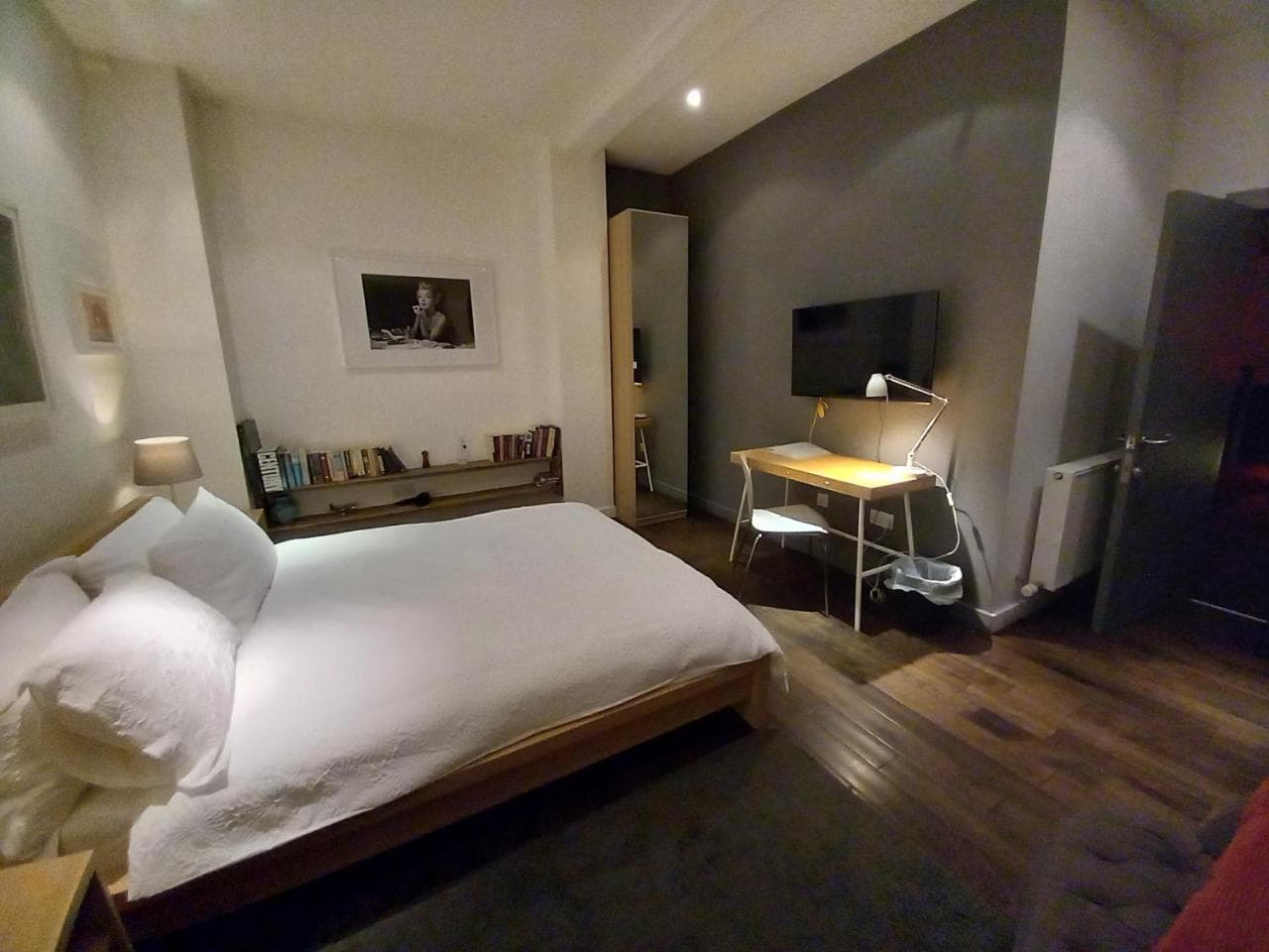 Great room in cool house, York, Yorkshire