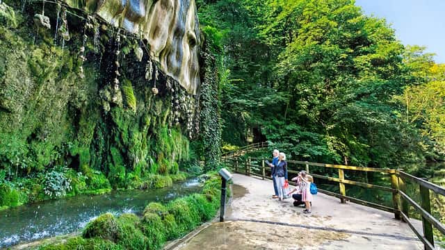 Mother Shipton's Cave - Attraction in knaresborough