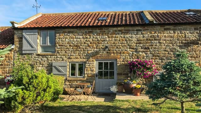 Accommodation at Honey Bee Cottage in crowdon