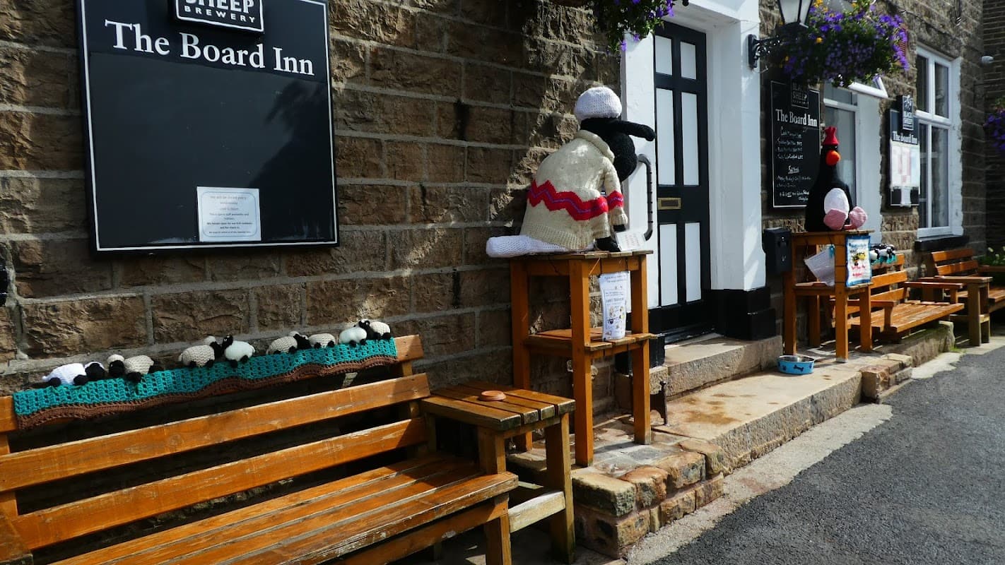 The Crown Hawes