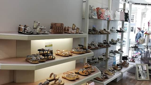 Pettits - Shoe Shops in beverley