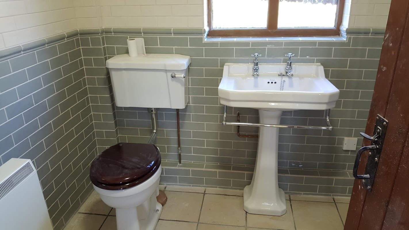 M Hunter (Plumbing & Electrical)
