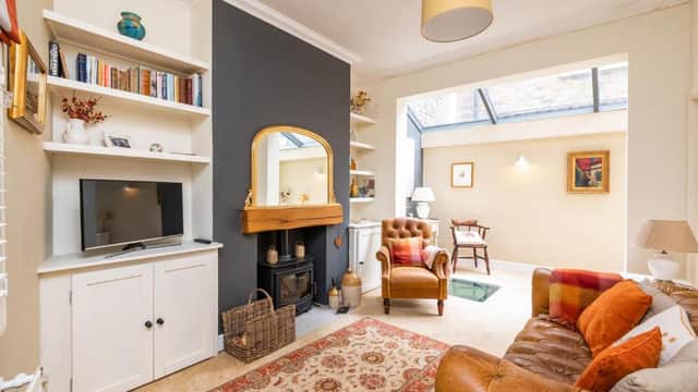 Accommodation at Pass the Keys Quaint 2 Bed within City Walls in york