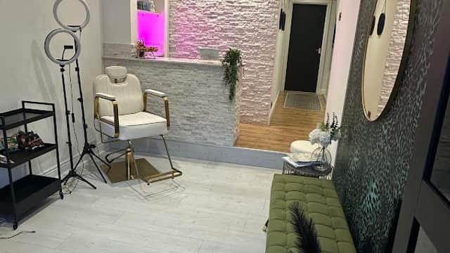 SR SKIN & BEAUTY - Beauty Salons in heeley
