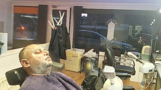 Kashi hair art - Hair Salons in dewsbury