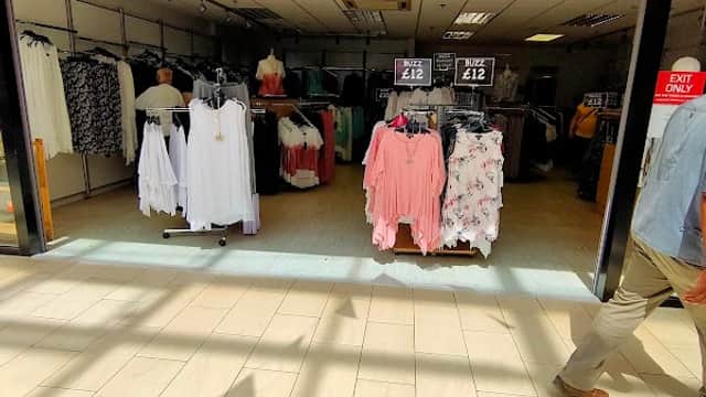 Buzz - Clothes Shops in woodhouse