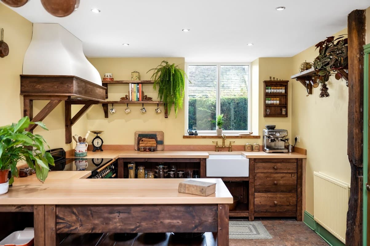 LOVE WOOD KITCHENS
