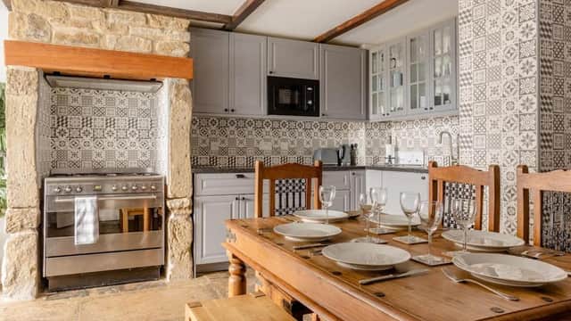 Accommodation at Delightful 2 bed flat in Old Mill-private garden in keighley