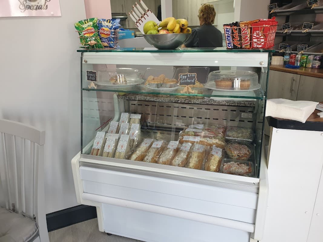 Kylies Custom Cakes & Bakes