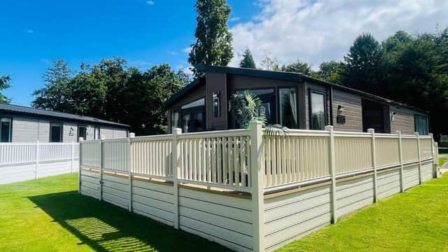 Enzo's Lodge with Hot Tub, York, Yorkshire
