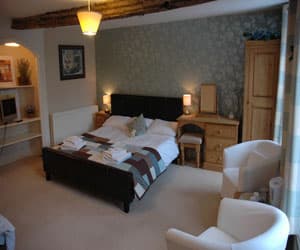 Holmedale Bed & Breakfast