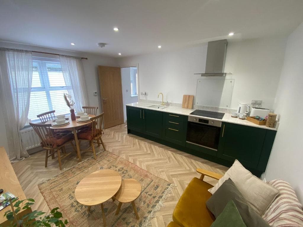 BRACKEN COTTAGE, The Lanes Cottages, Stokesley