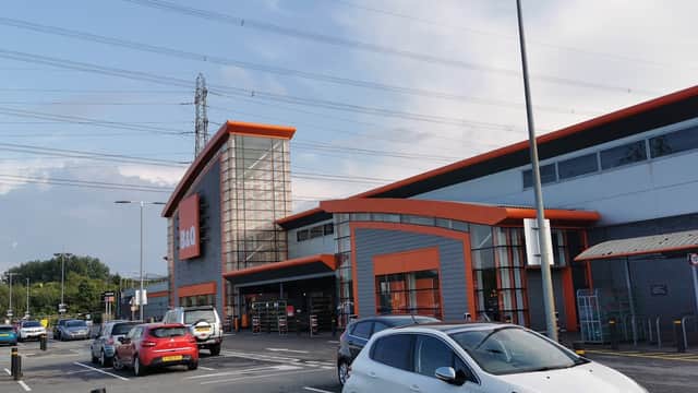 B&Q Glasshoughton - DIY Stores in castleford
