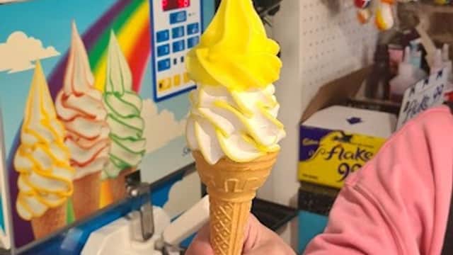 The Beach Hut - Ice Cream Shops in whitby