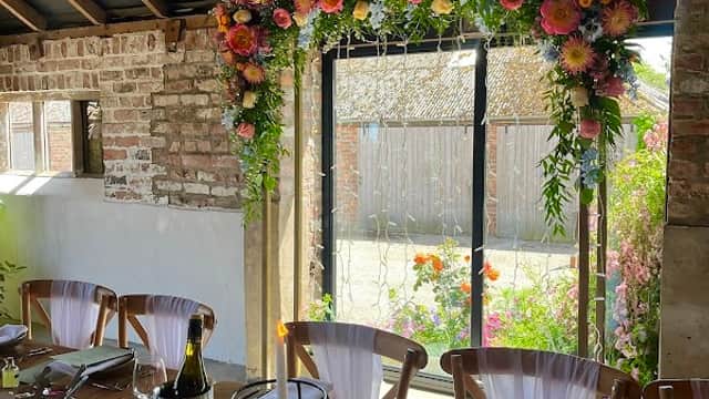 Arts & Flowers - Florists in killingbeck
