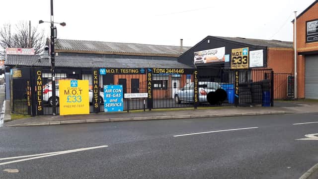 Acliffe Garage - Garages in carbrook