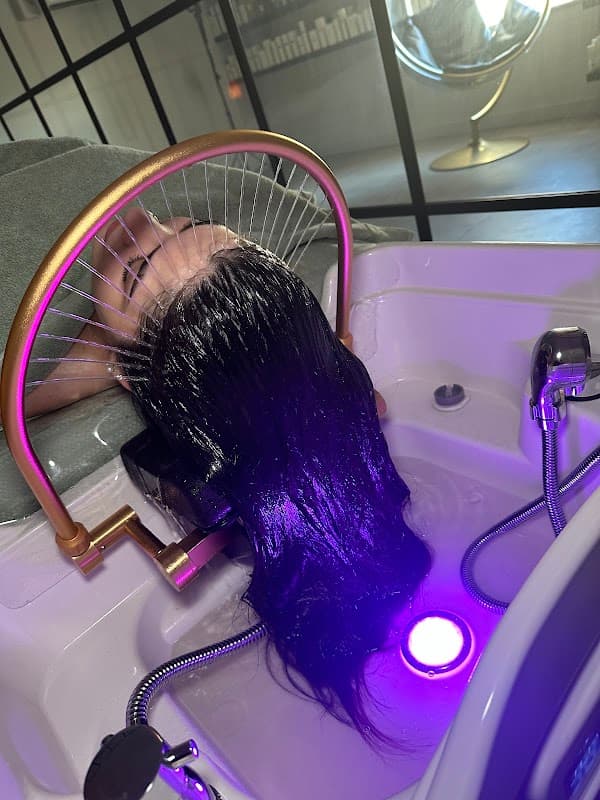 Basic.hair and Scalp Spa