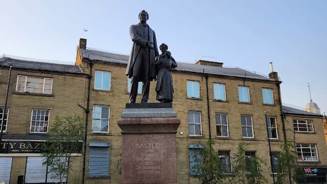 Statue of Richard Oastler - Monuments in bradford