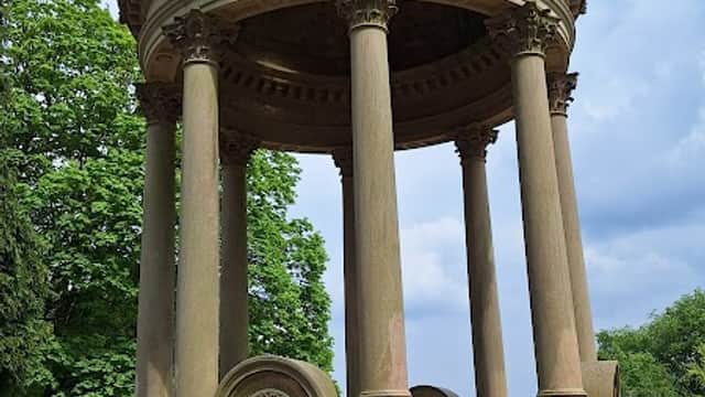 Barran's Fountain - Historic Site in moortown
