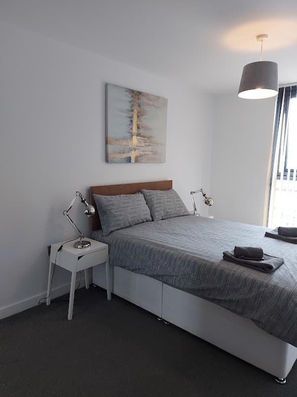 Sheffield City self-catering apartment with modern amenities
