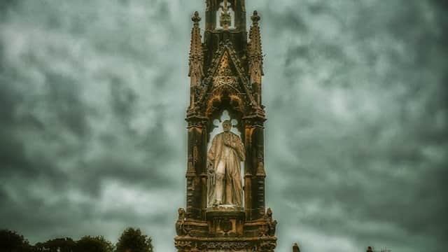 Monument to Second Baron Feversham - William Duncombe - Monuments in helmsley