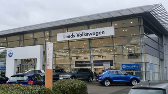 Vertu Volkswagen Leeds - Car Dealers in beeston