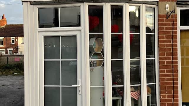 That Doggy In The Window - Pet Shops in garforth