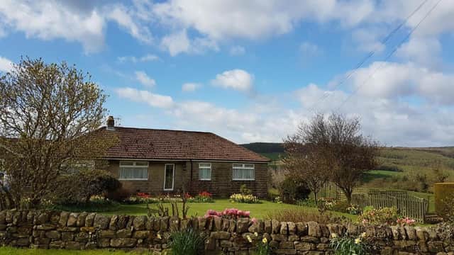 Accommodation at Woodpeckers Cottage in cloughton