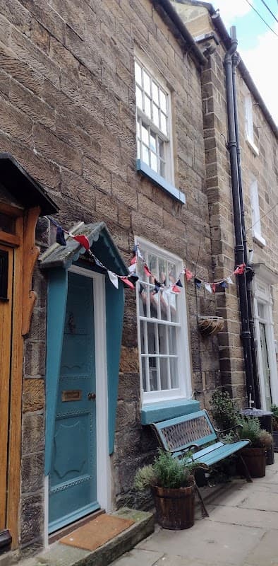 Darnholm, Robin Hood's Bay