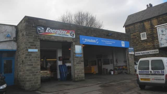 Wright & Shields - Garages in bramley