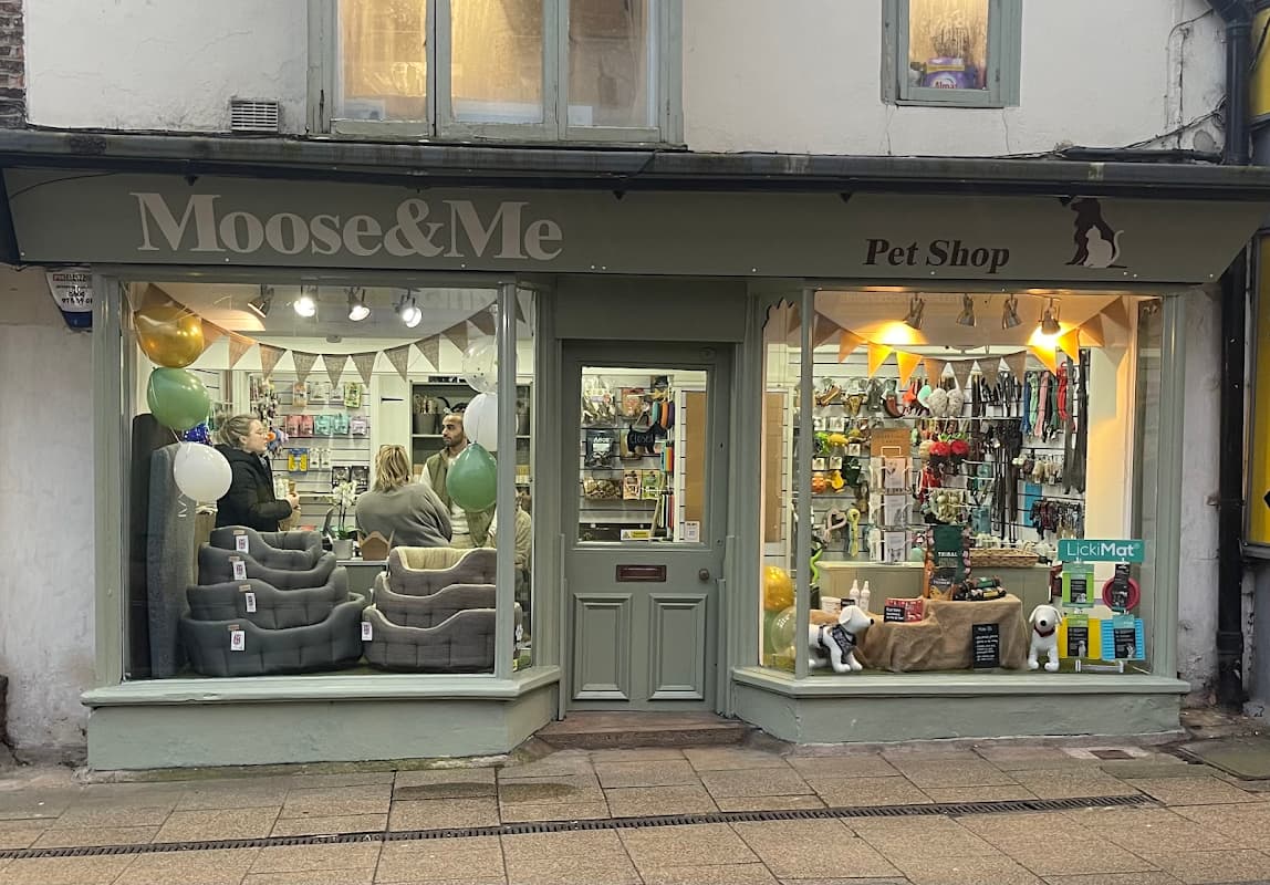 Moose&Me Natural Pet Shop