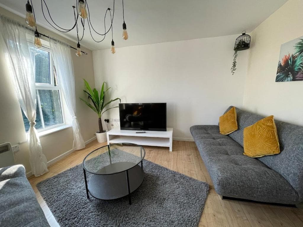 Modern 4BR Apartment in Great Location