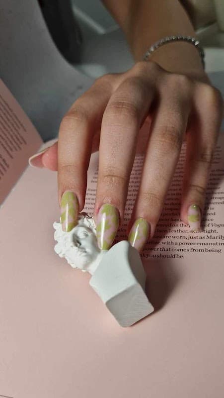 Charmant Nails by MHA