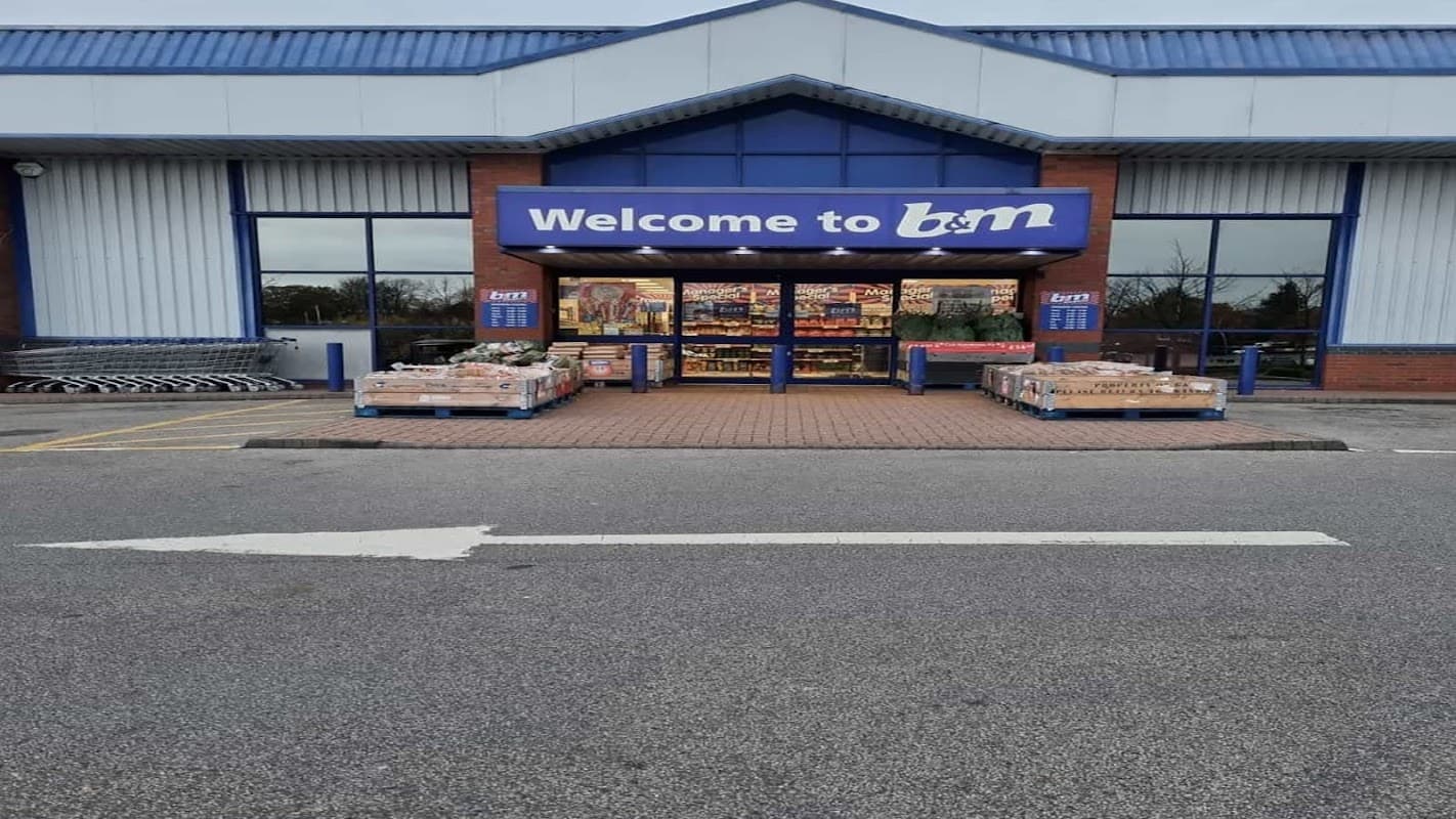 B&M Store